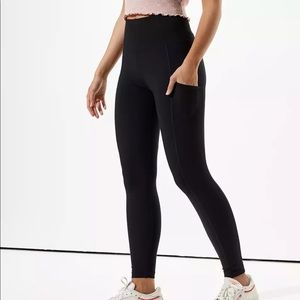 AE 7/8 pocket leggings NWT